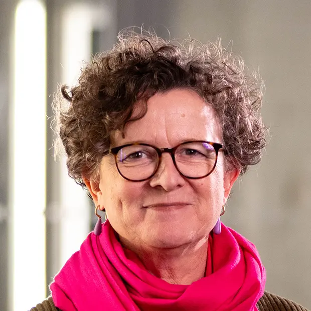 Portrait von Bettina Tabel