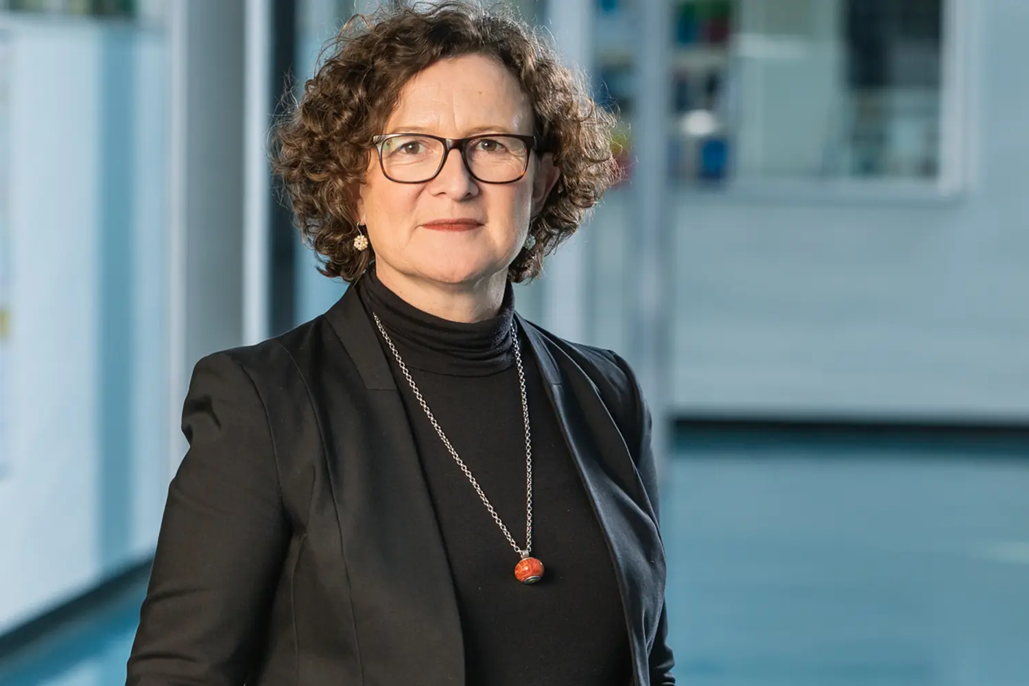 Portrait von Bettina Tabel